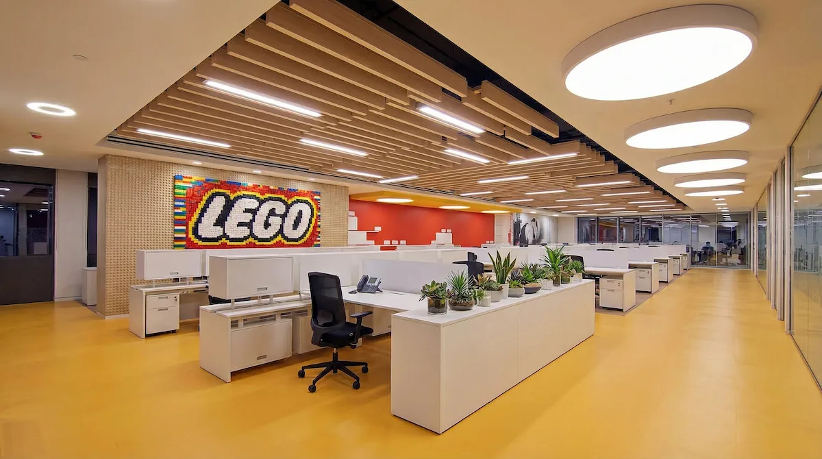 Thiết kế khu vực làm việc tập trung ứng dụng nguyên lý Biophilic giúp tiết kiệm năng lượng.