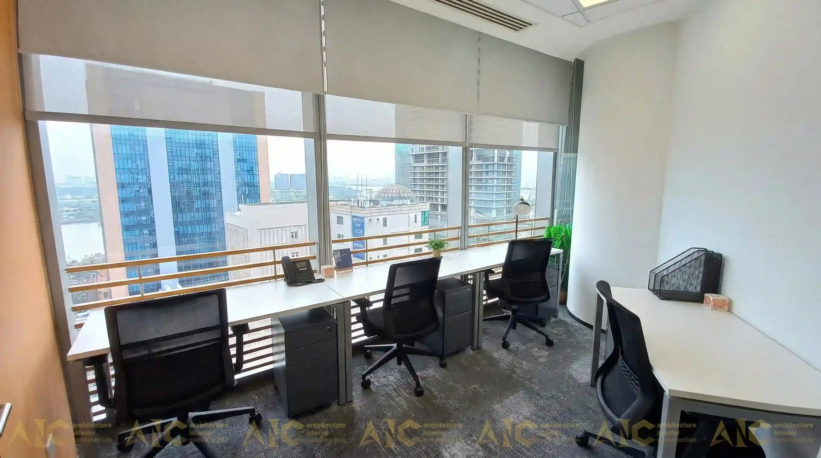 Bố trí module chỗ ngồi nhân viên bám sát kiến trúc tòa nhà Giải pháp bố trí bàn làm việc nhân viên bám theo đường cong Bitexco